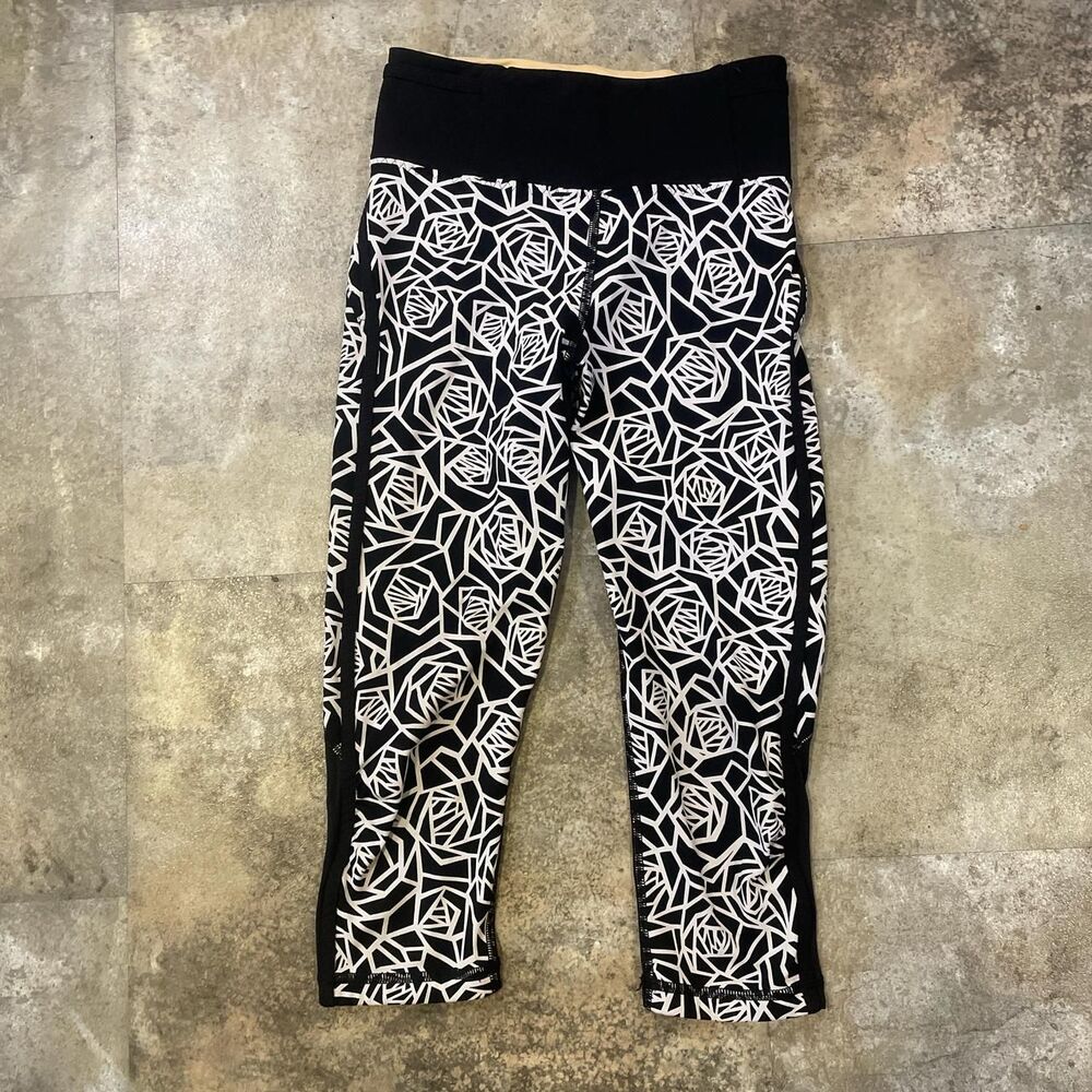 lululemon athletica quick crop black rose leggings size 2